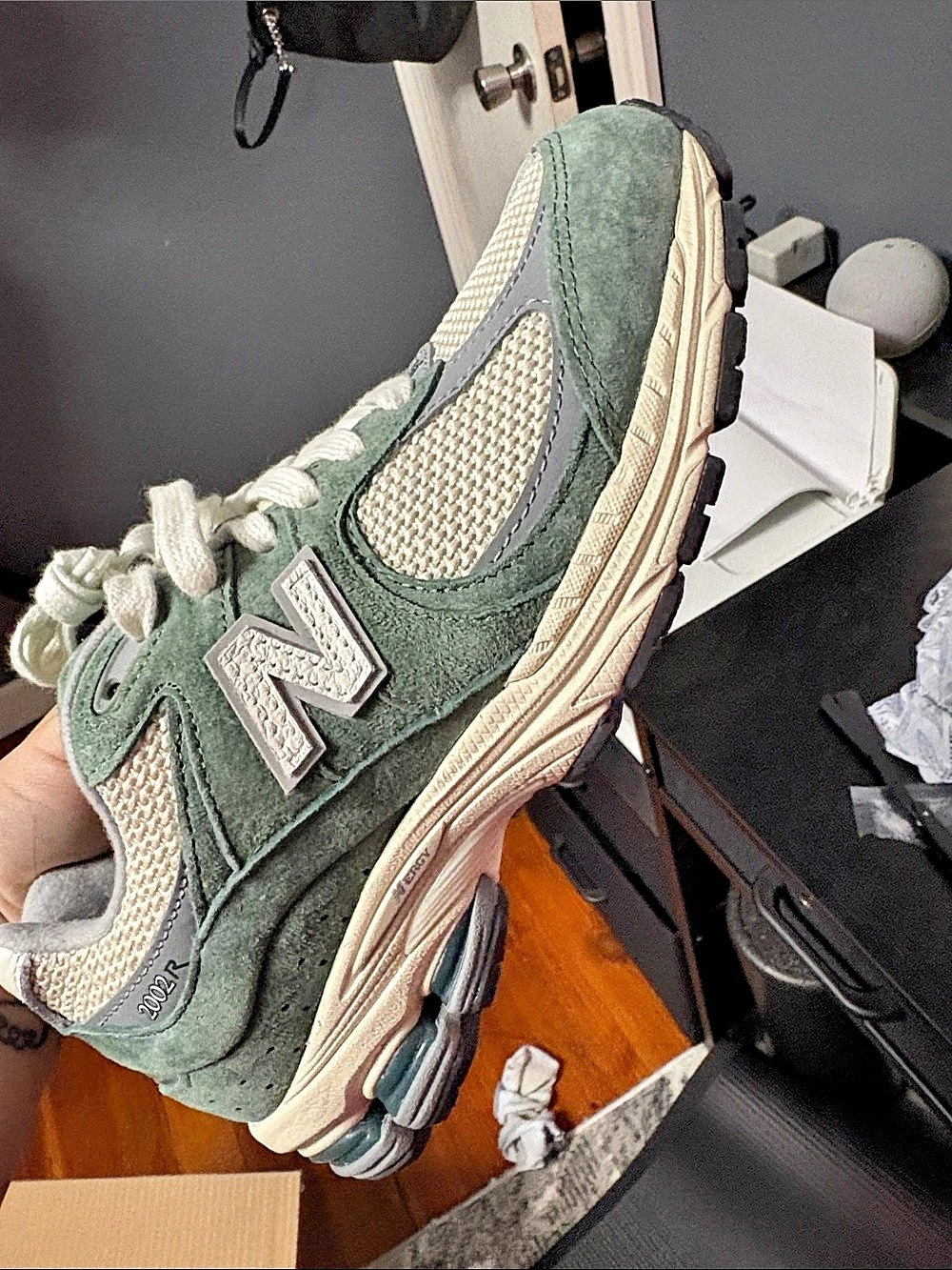 New Balance 2002R Women's Sneakers Green & Beige US 6 D